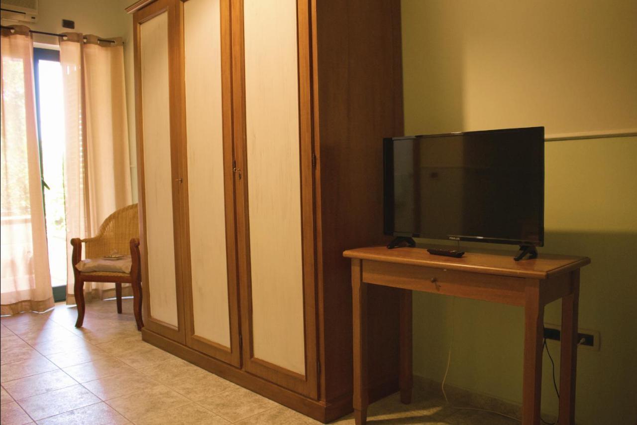 La Trinacria Bed & Breakfast Giardini Naxos Dış mekan fotoğraf